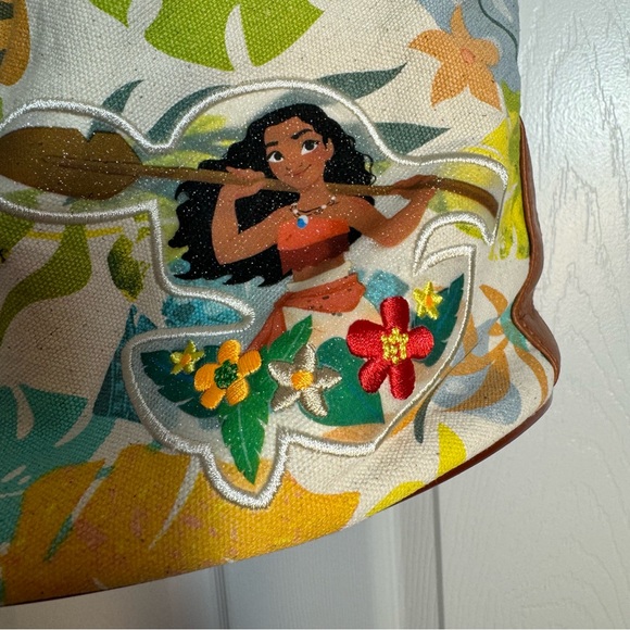 NWT. Disney Store Moana pool beach Bag. Carry all your poolside or beach items - Picture 6 of 13